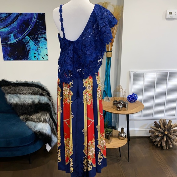 Alice & Olivia Saba Ruffle One Shoulder Top - Picture 7 of 10